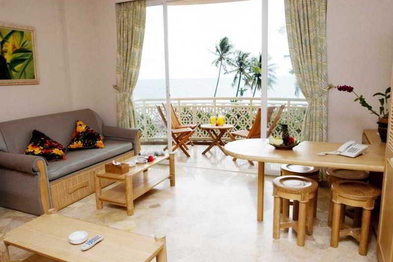 Hawaii Resort Family Suites Anyer Buitenkant foto