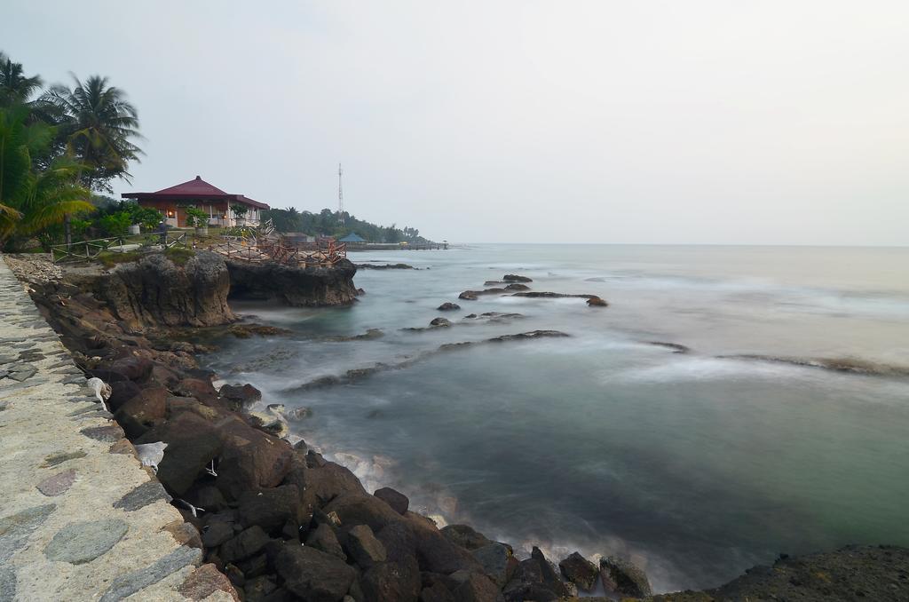 Hawaii Resort Family Suites Anyer Buitenkant foto