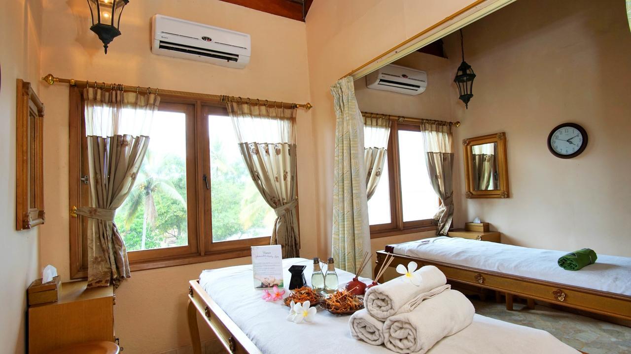 Hawaii Resort Family Suites Anyer Buitenkant foto